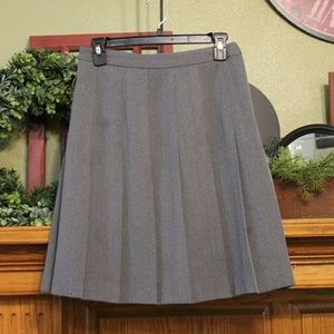 Gray pleated skirt